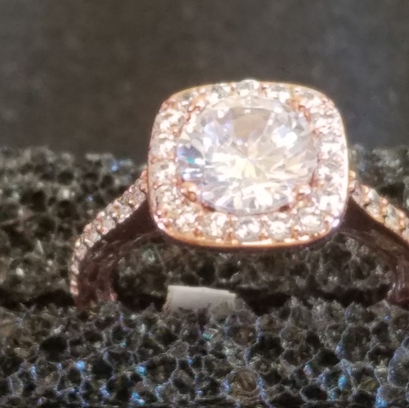 Jewelry - Woman's white sapphire wedding ring 14k gold